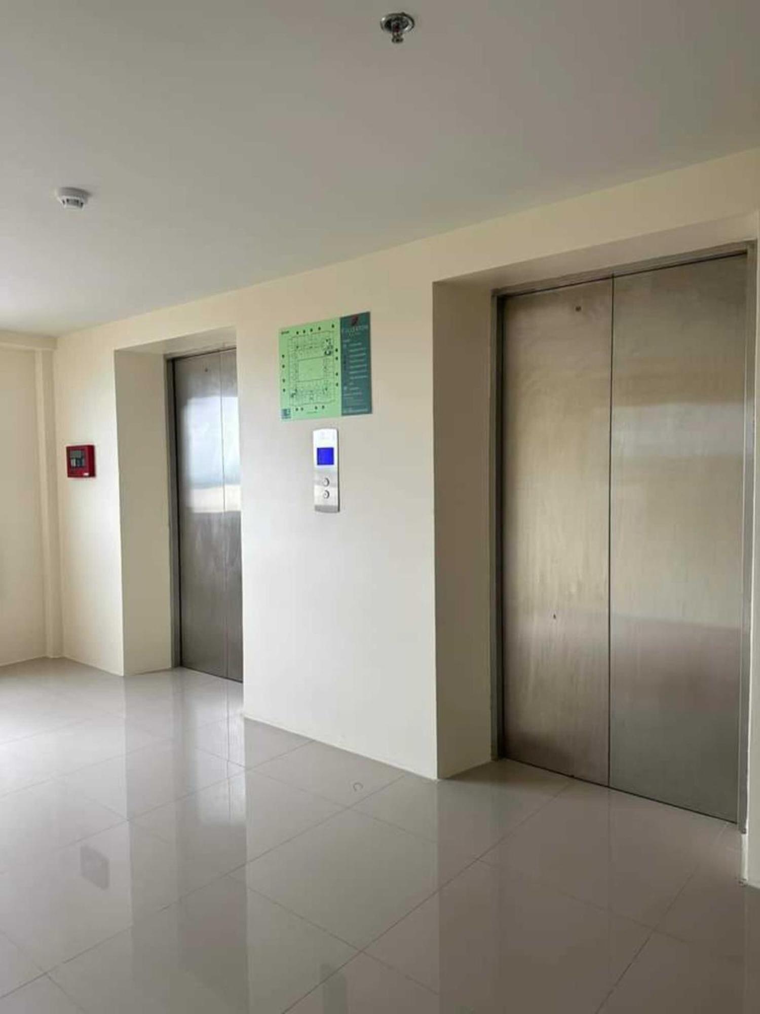 Fullerton Suites Puting Kahoy Esterno foto
