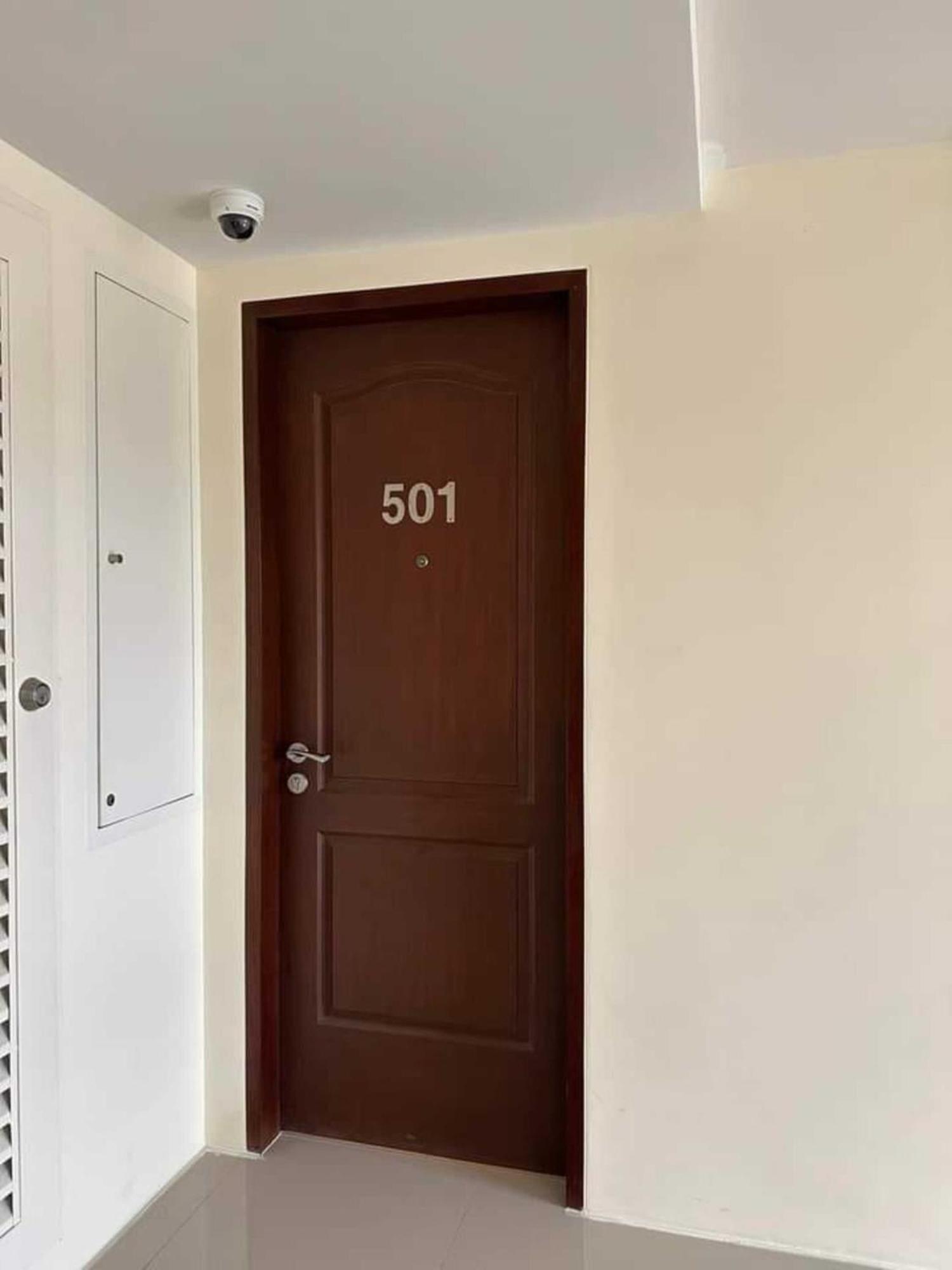 Fullerton Suites Puting Kahoy Esterno foto