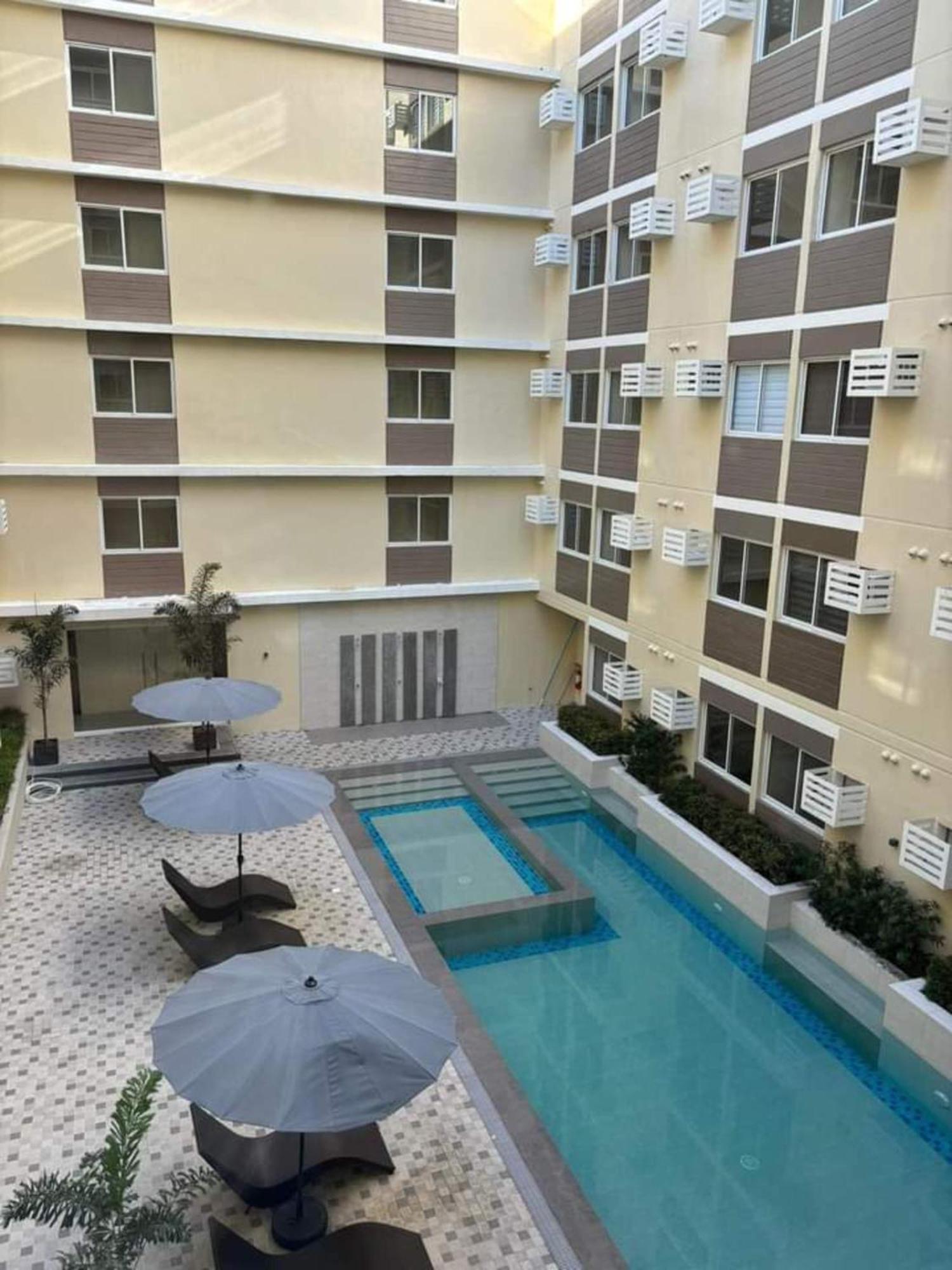 Fullerton Suites Puting Kahoy Esterno foto
