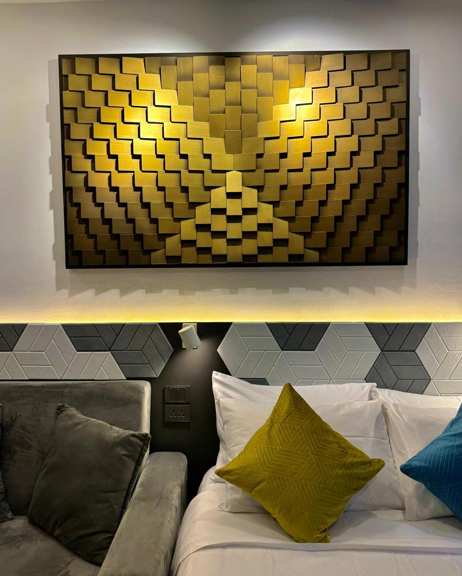 Fullerton Suites Puting Kahoy Esterno foto