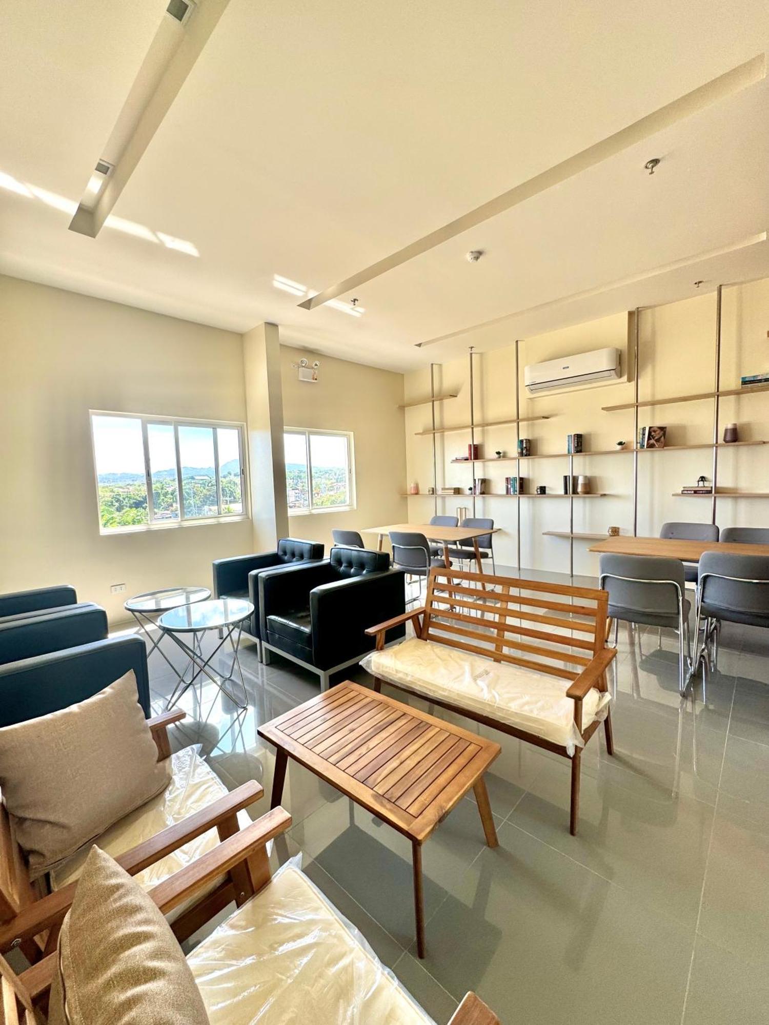 Fullerton Suites Puting Kahoy Esterno foto