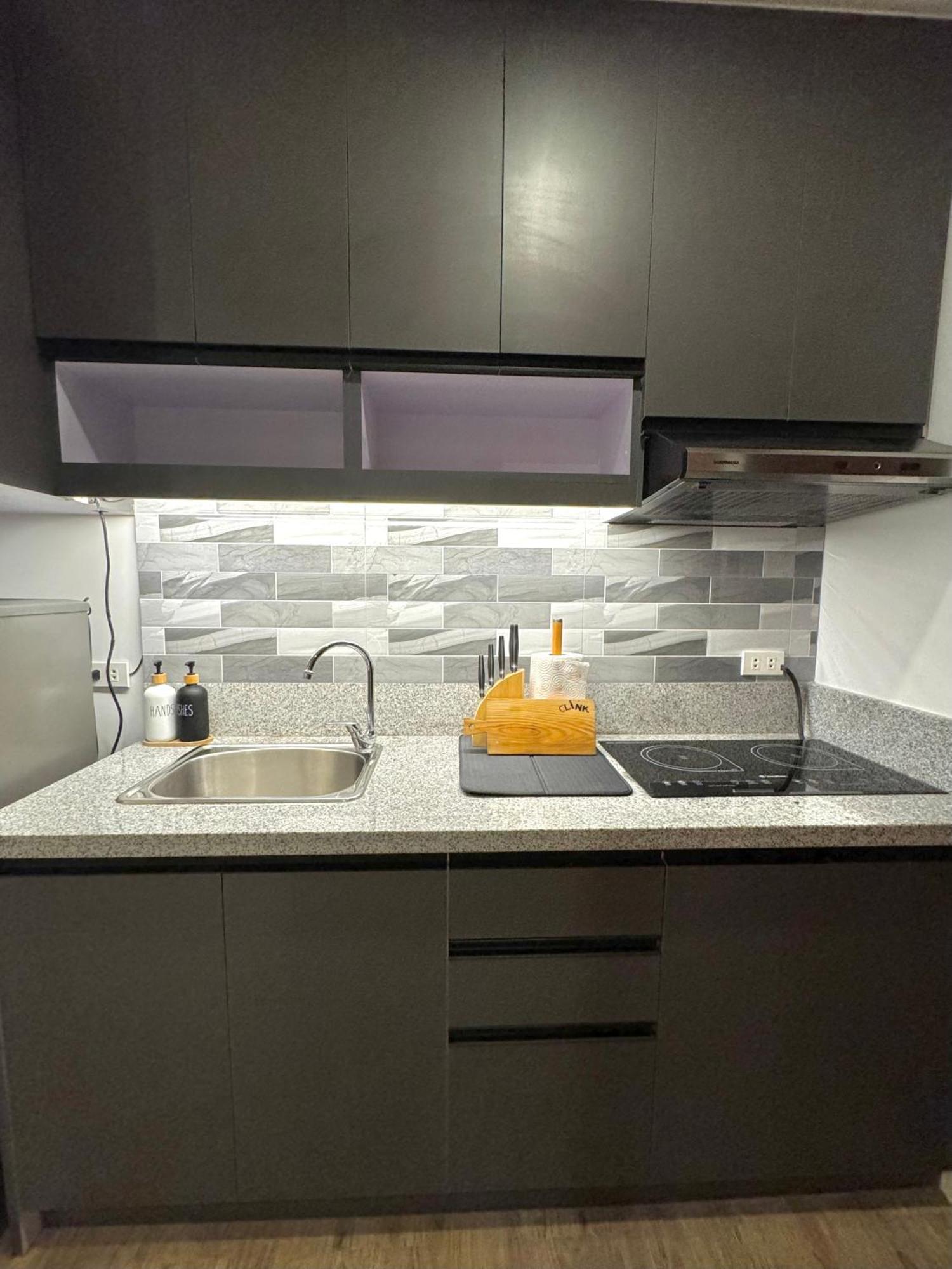 Fullerton Suites Puting Kahoy Esterno foto