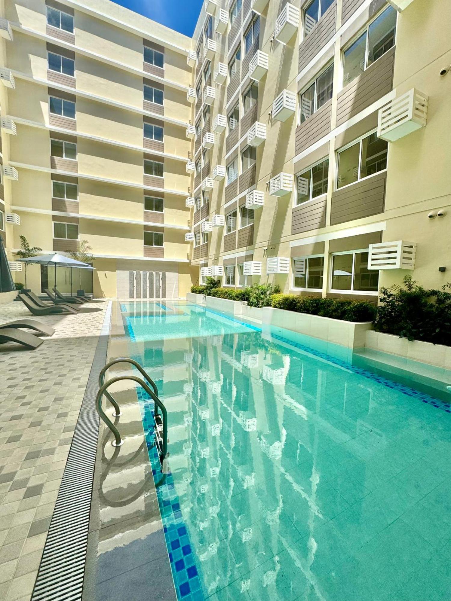 Fullerton Suites Puting Kahoy Esterno foto