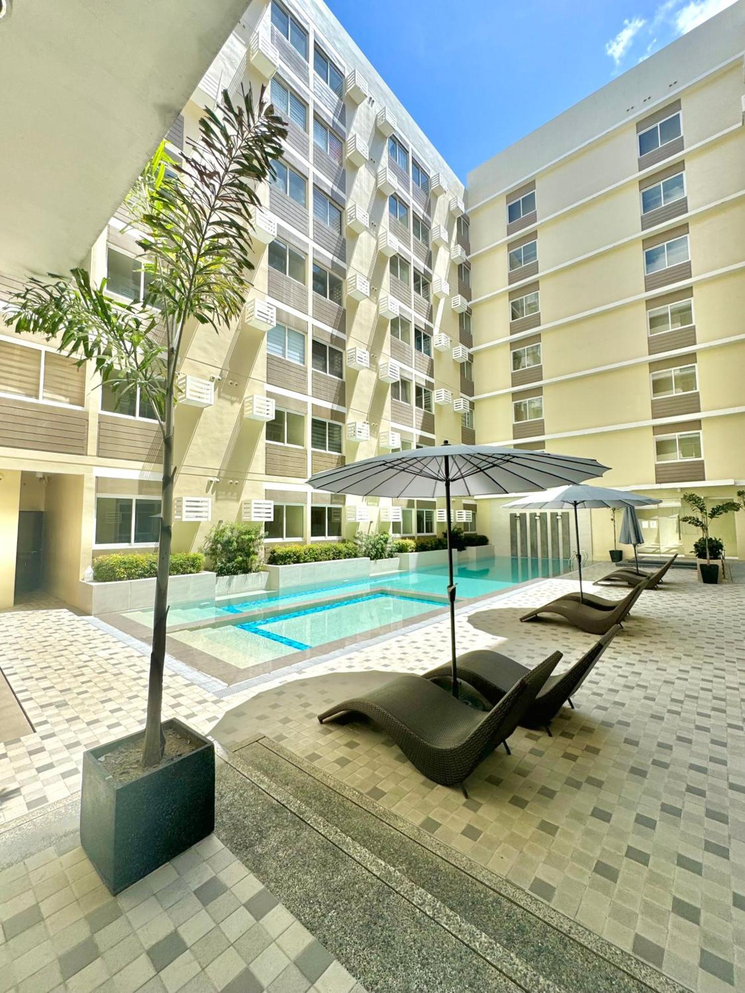 Fullerton Suites Puting Kahoy Esterno foto
